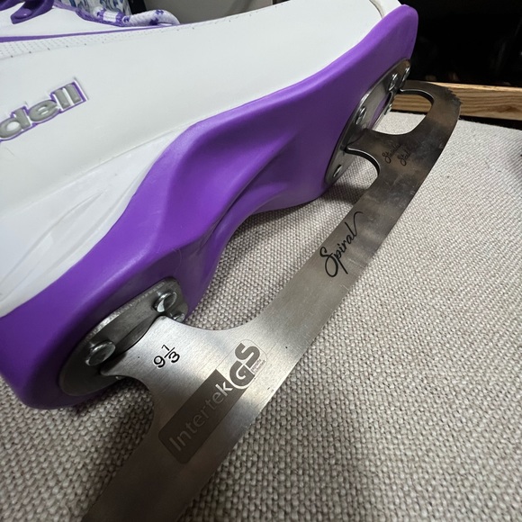 NWOT Riedell ice skates size 7 - Picture 2 of 4